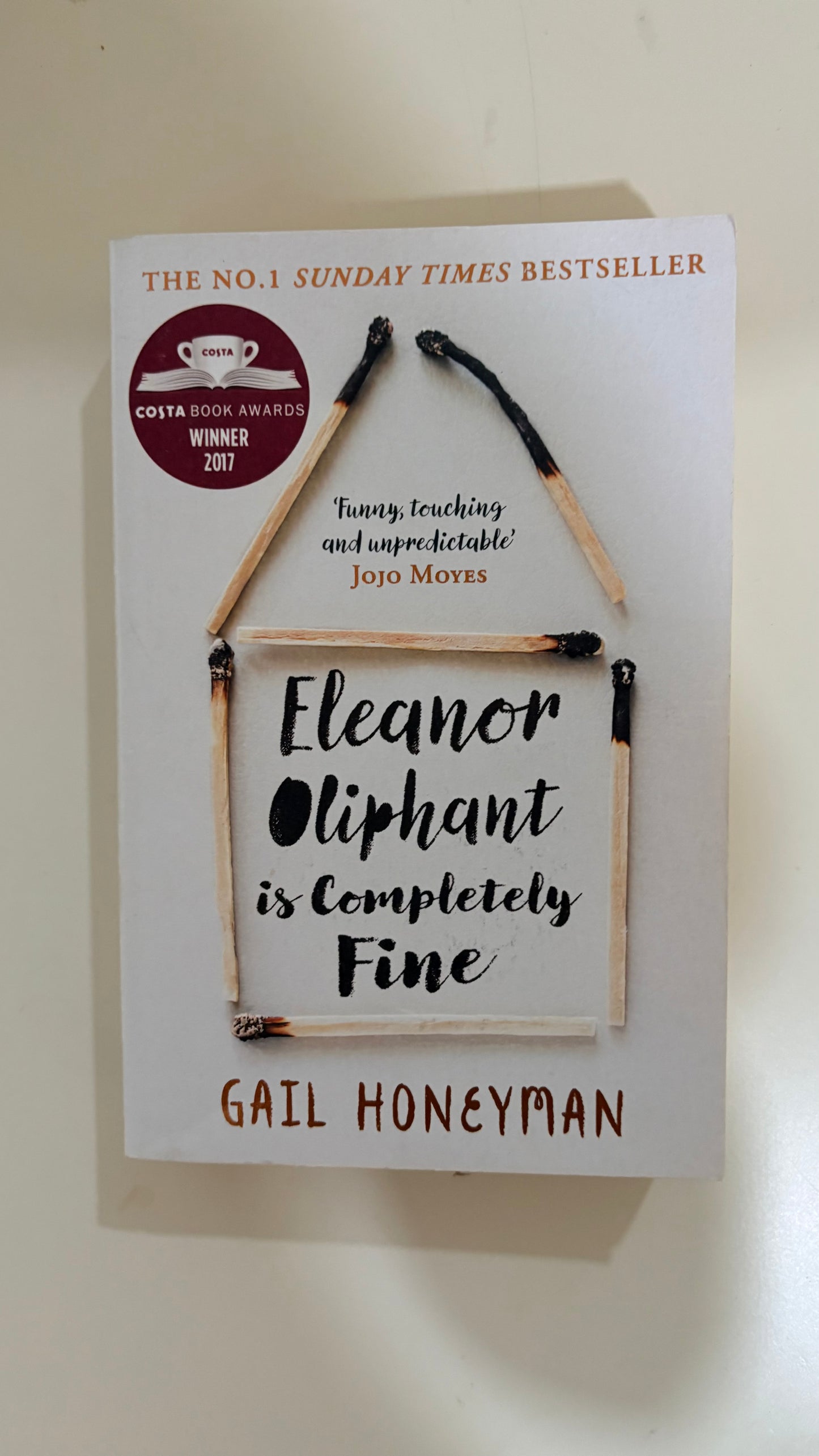 Eleanor oliphant is completely fine by Gail Honeyman (Paperback)