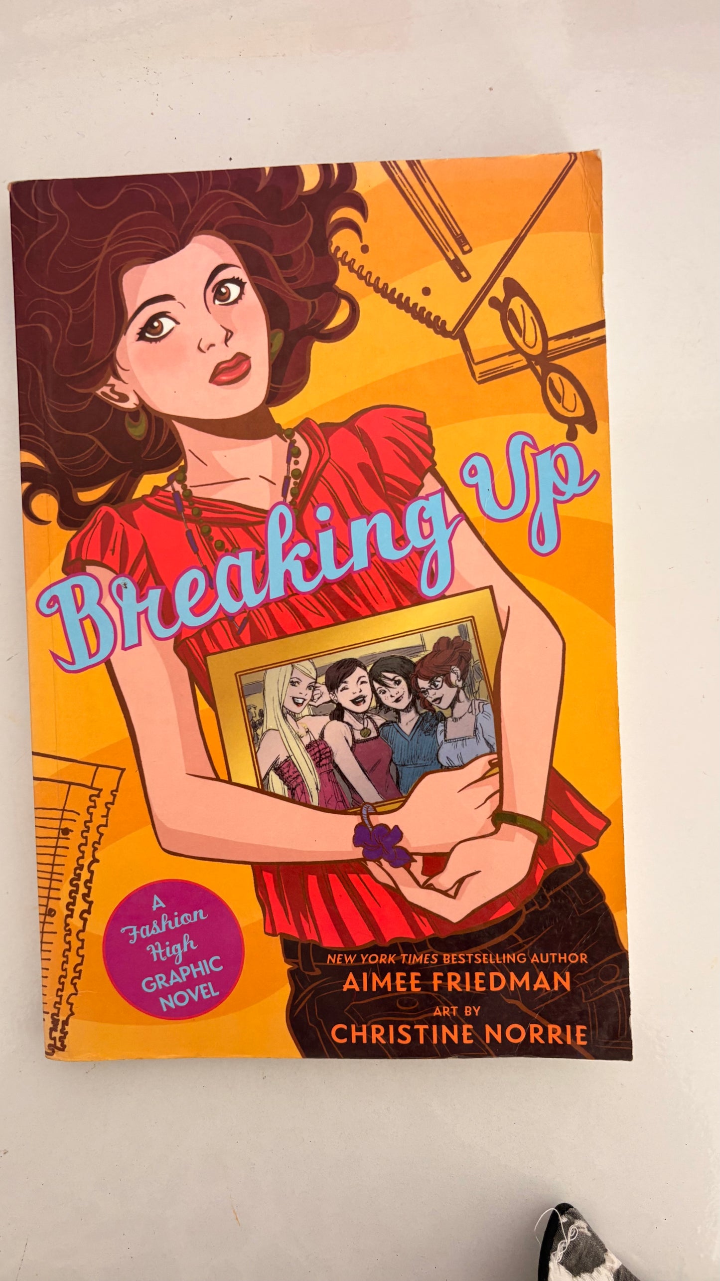 Breaking Up by Aimee Friedman (Paperback)