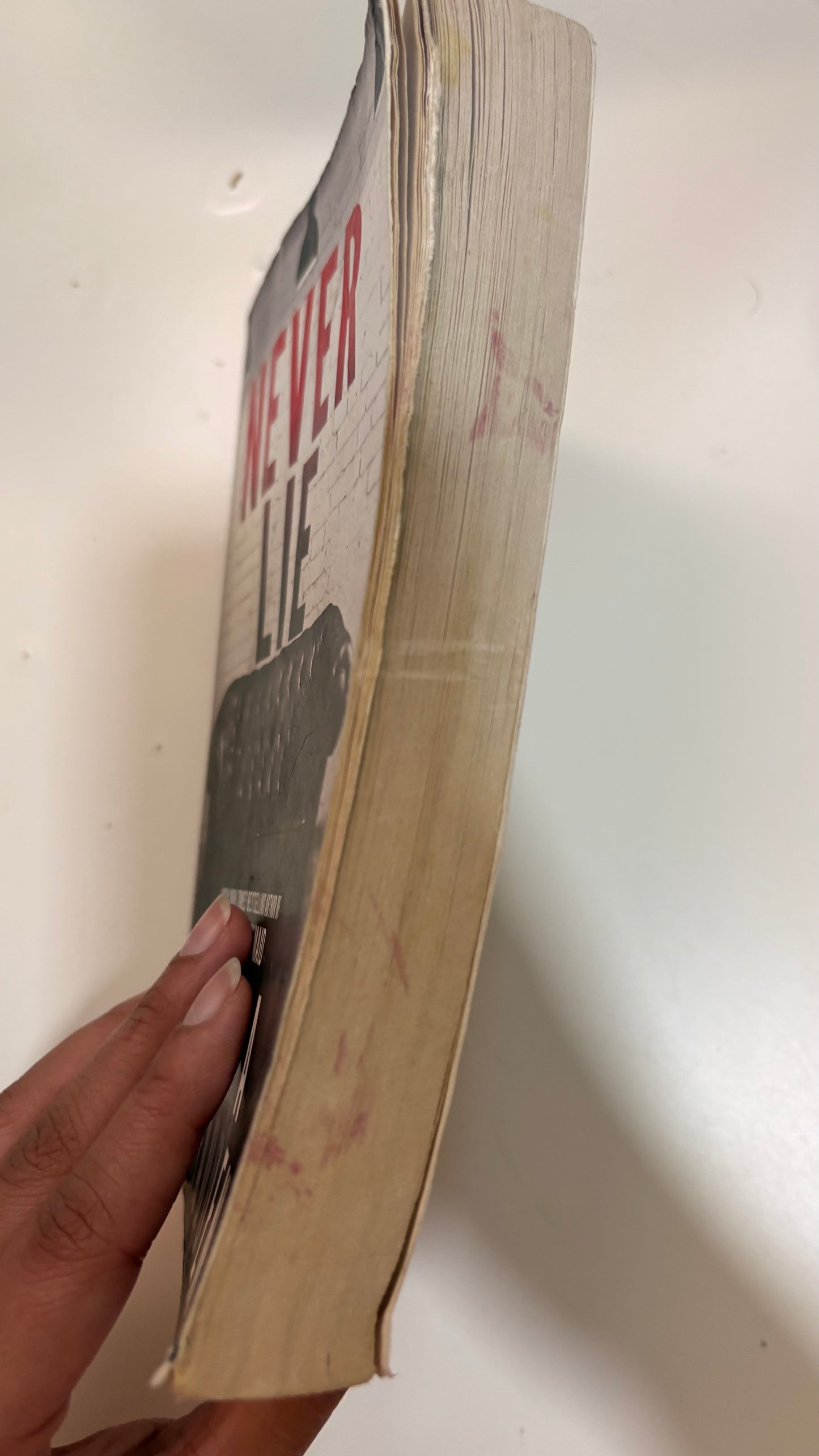 Never lie by Freida McFadden (Paperback)