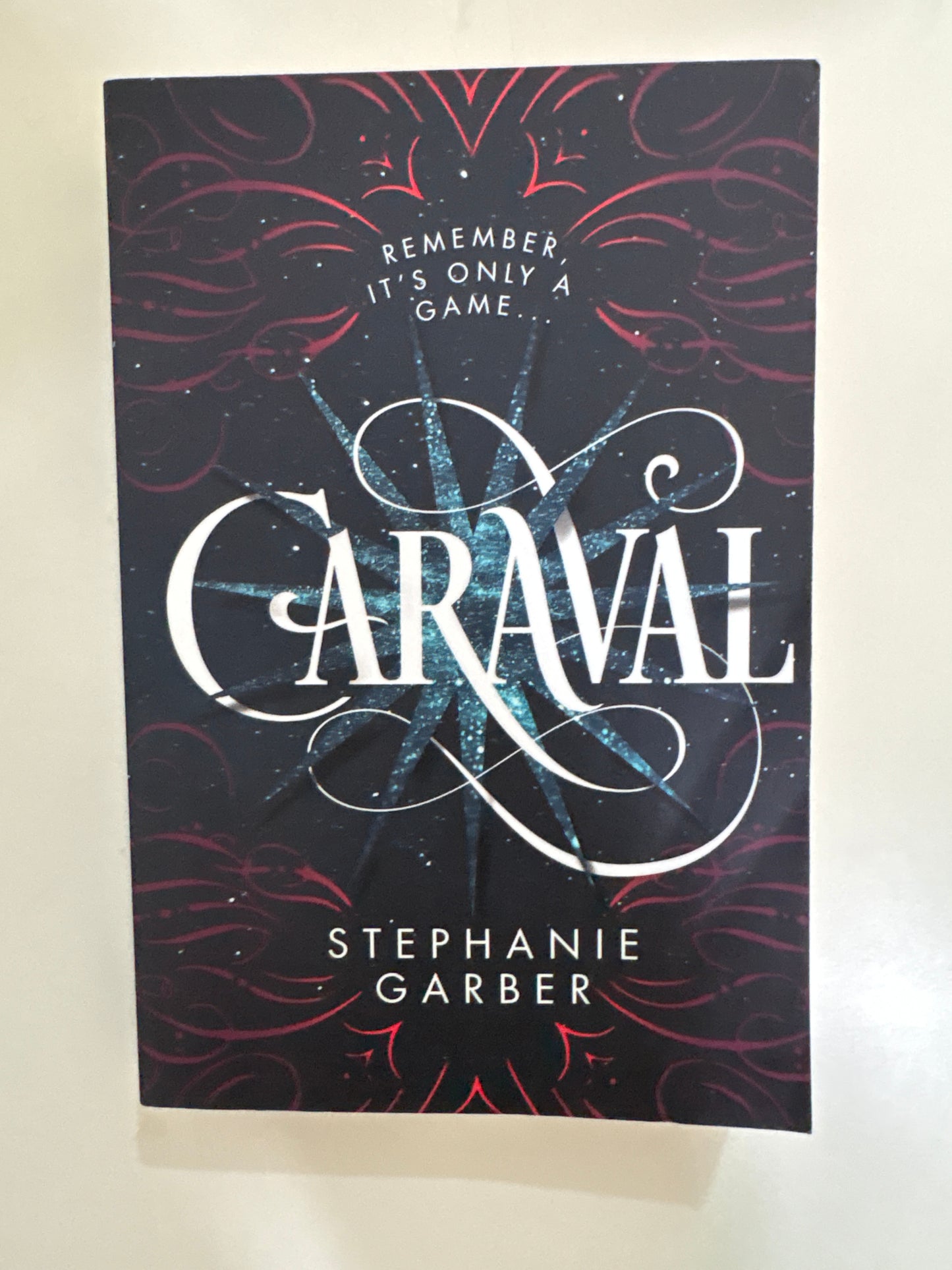 Caraval by Stephanie Garber (Paperback)