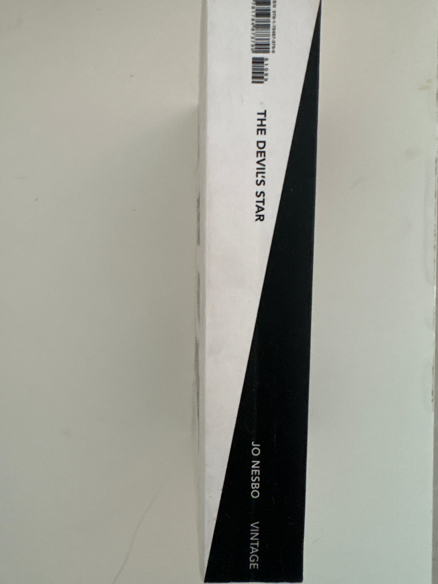 The devils star by Jo Nesbo (Paperback)