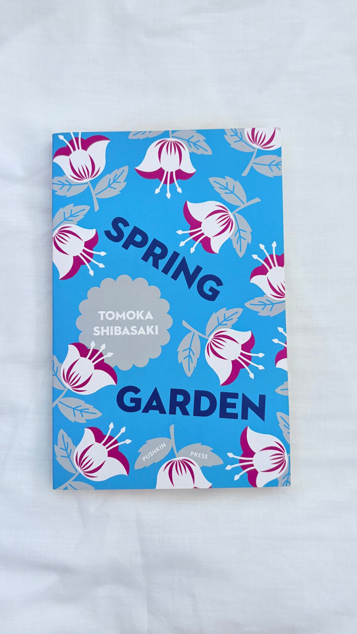 Spring garden by Tomoka Shibasaki (Paperback)