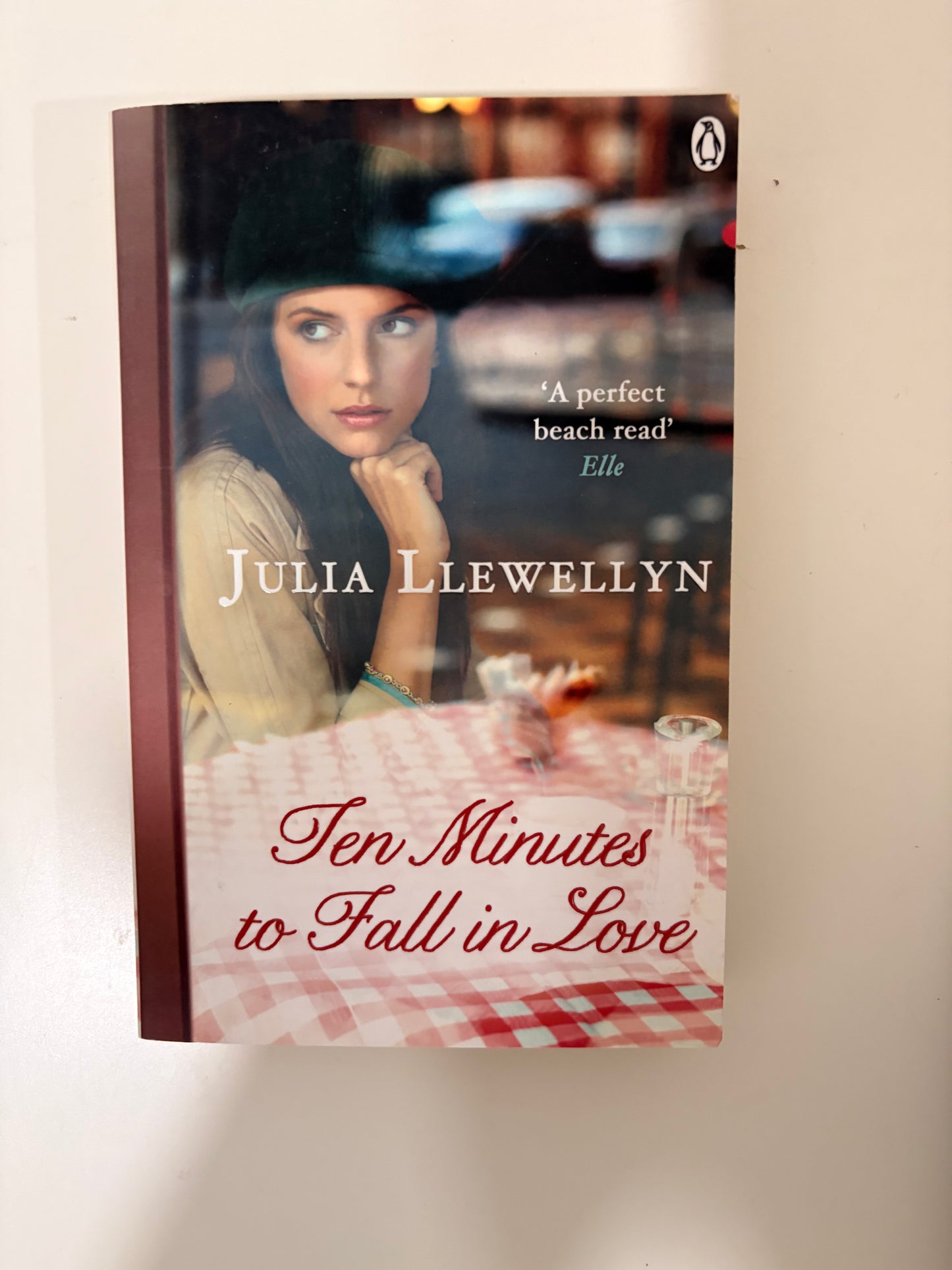 Ten Minutes To Fall in Love By Julia Llewllyn (Paperback)