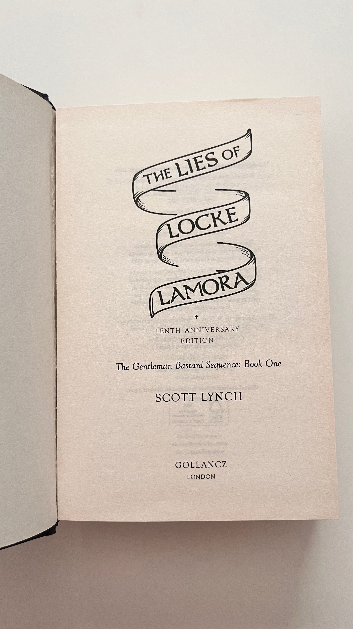 The Lies of Locke Lamora By Scott Lynch (Hardcover)