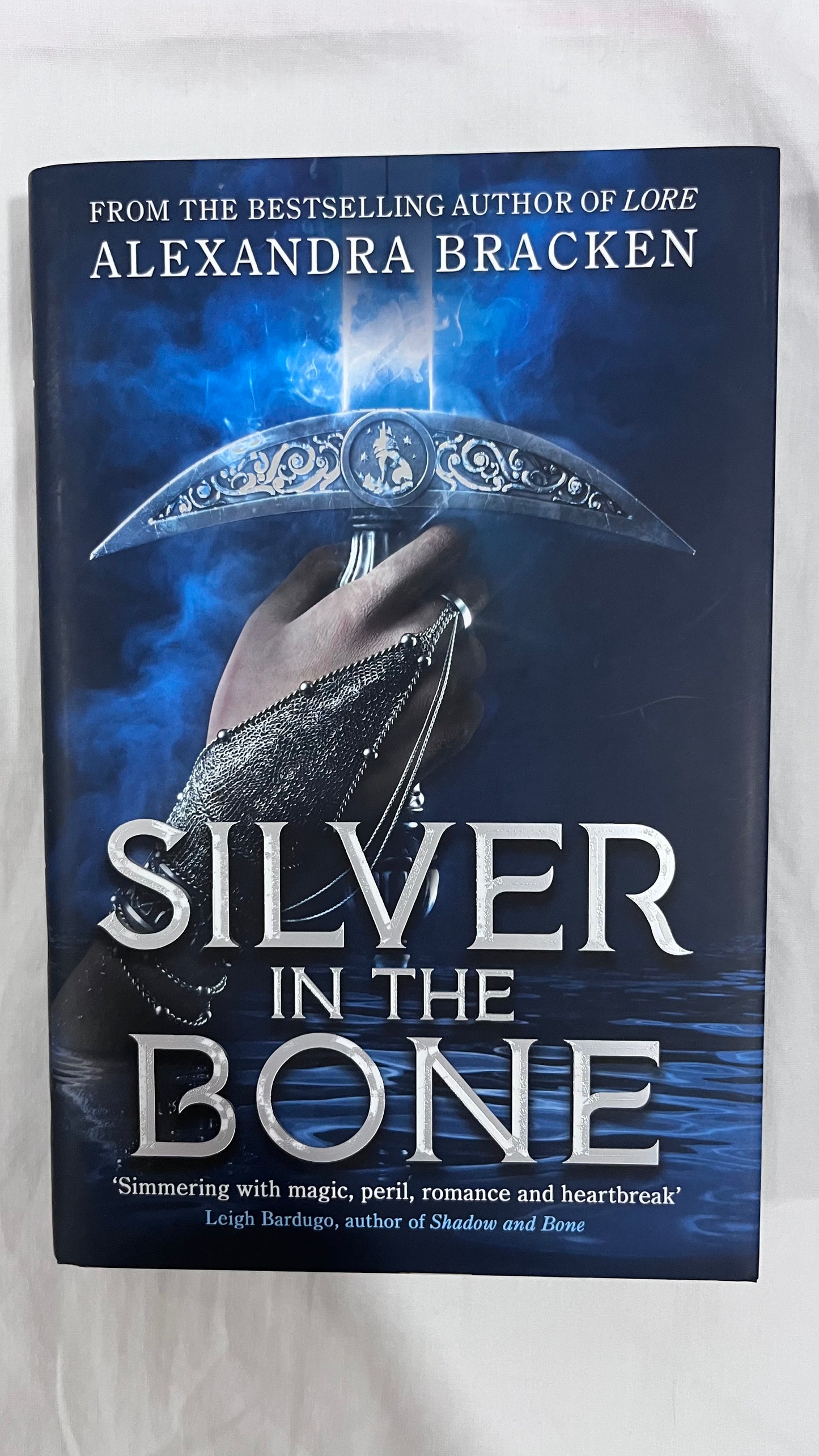 Silver in the Bone – A FairyLoot exclusive edition of a thrilling fantasy novel.