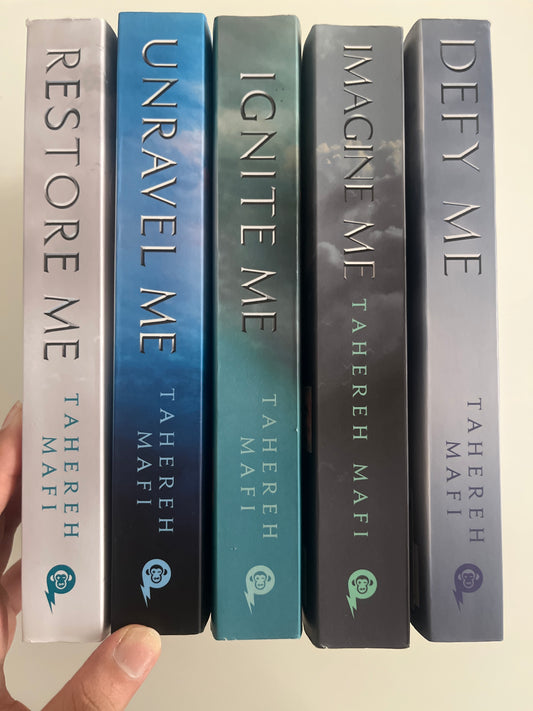 Shatter me 2-6 piece set by Tahereh Mafi (Paperback)