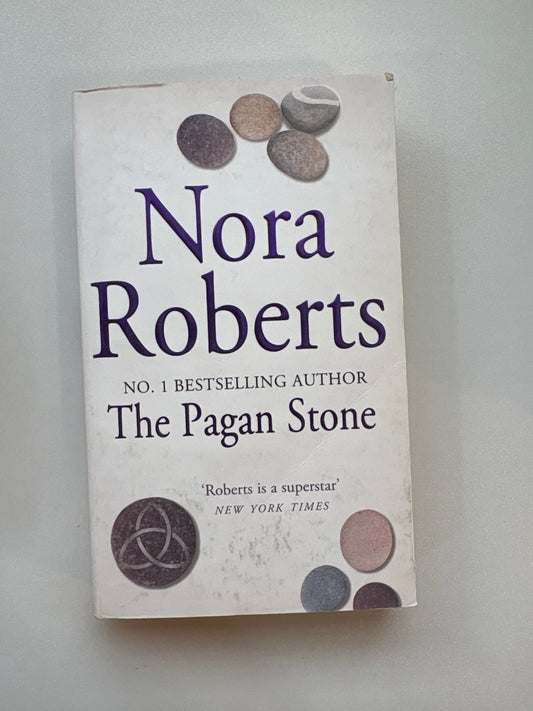 The Pagan Stone Nora Roberts (Paperback)