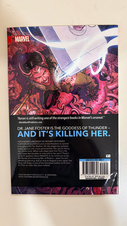 The mighty Thor : Thunder in her veins (Paperback)