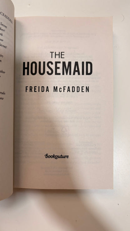 The housemaid by Freida McFadden (Paperback)