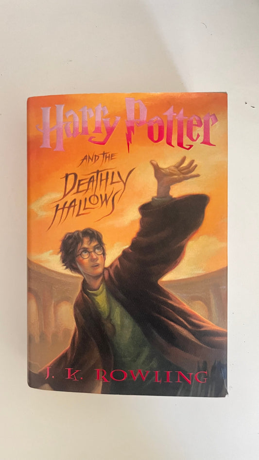 Harry Potter and the deathly hallows by J.K. Rowling (Hardcover)