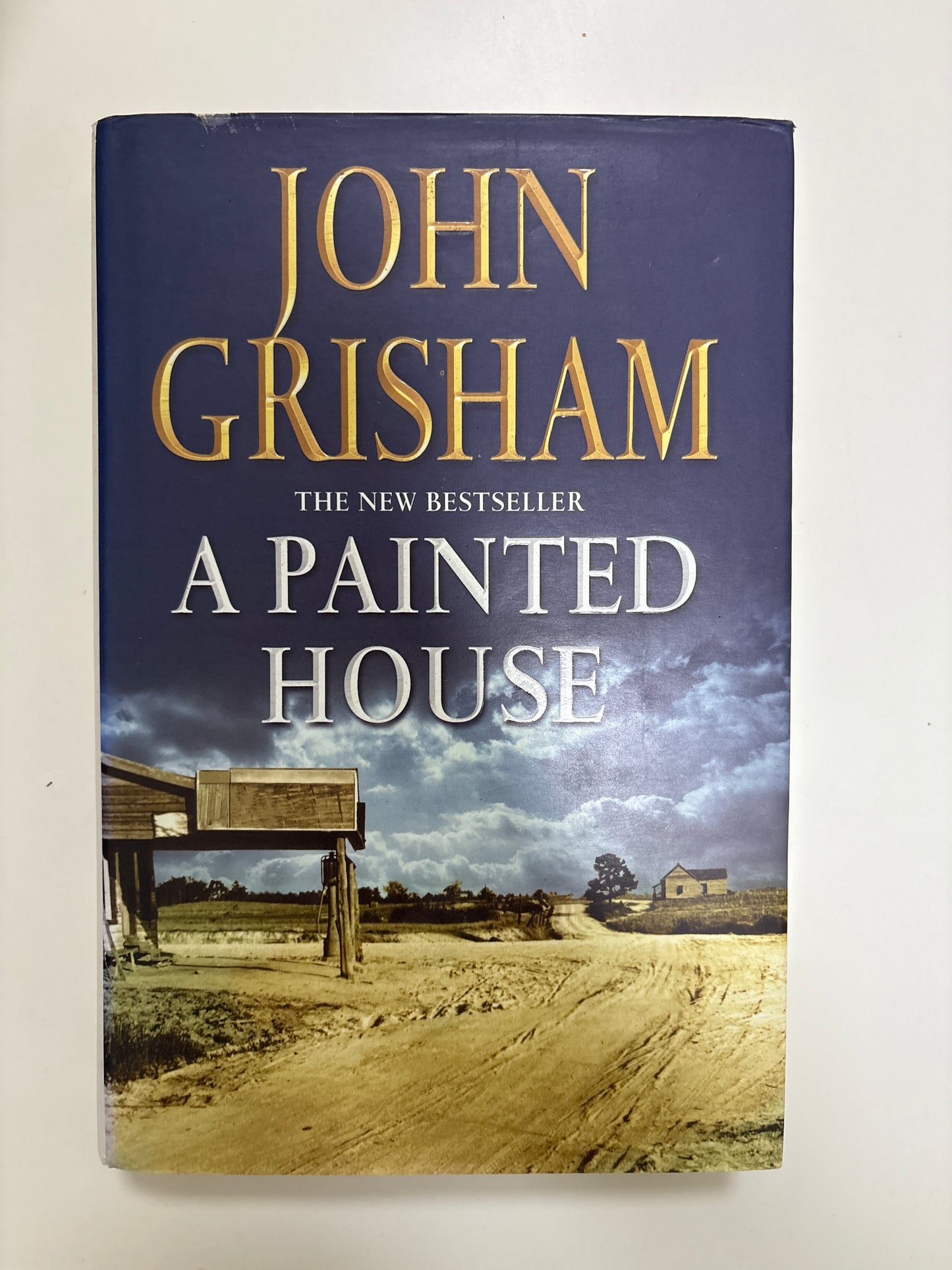 A painted house by John Grisham (Hardcover )