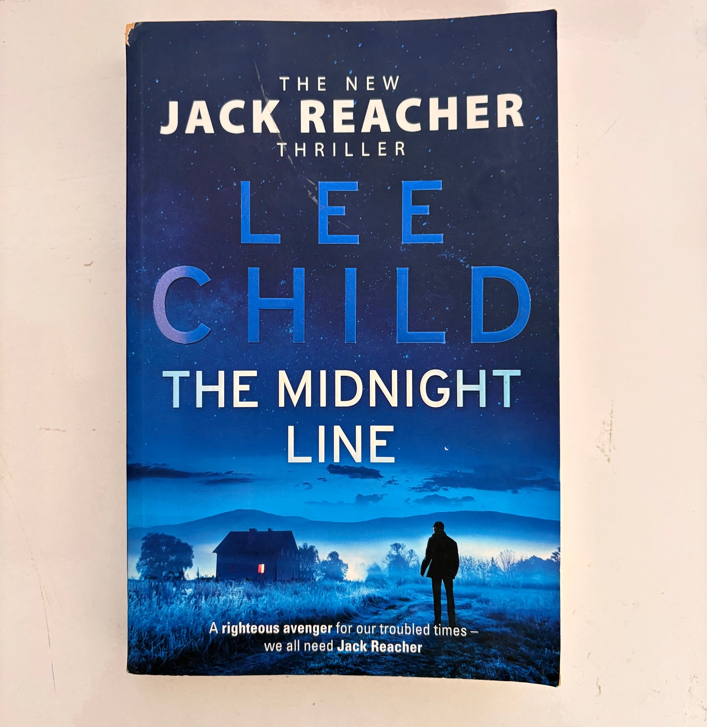 The midnight line  by Lee Child (paperback)