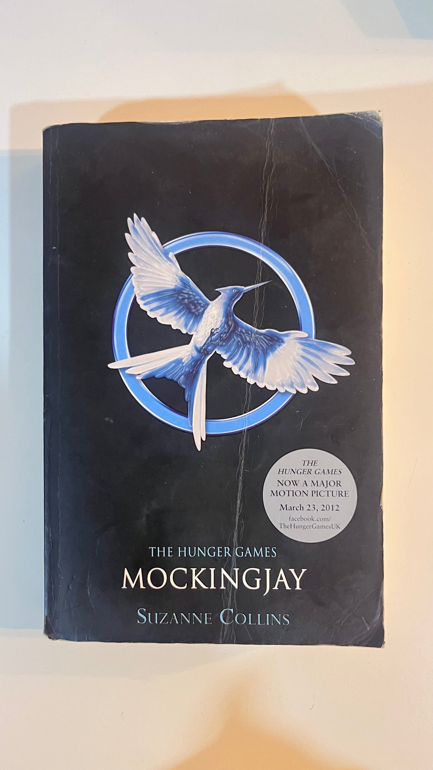 The hunger games : Mockingjay by Suzanne Collins (Paperback)