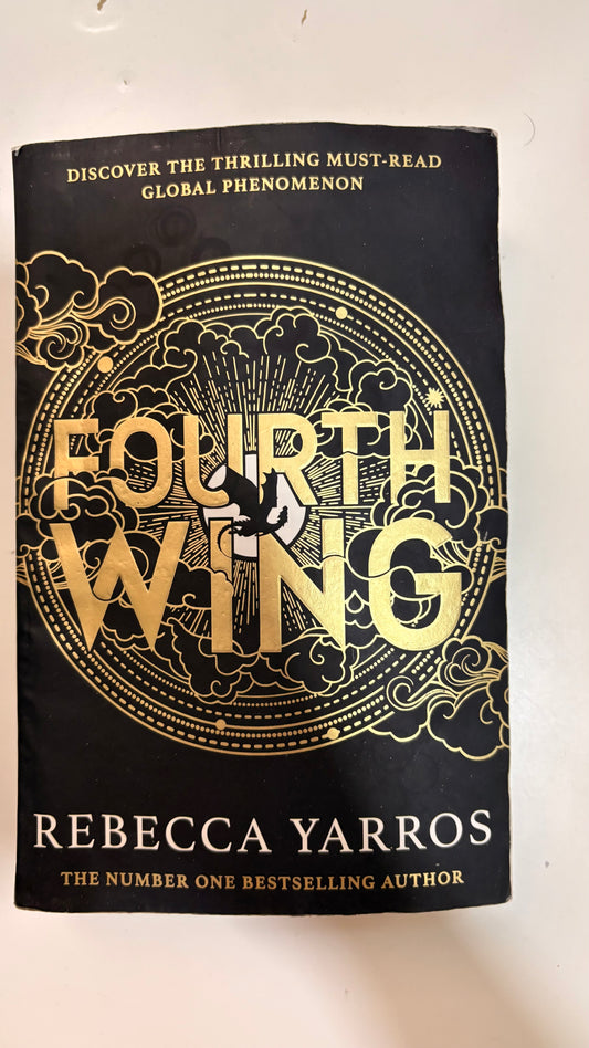Fourth wing by Rebecca Yarros (Paperback)