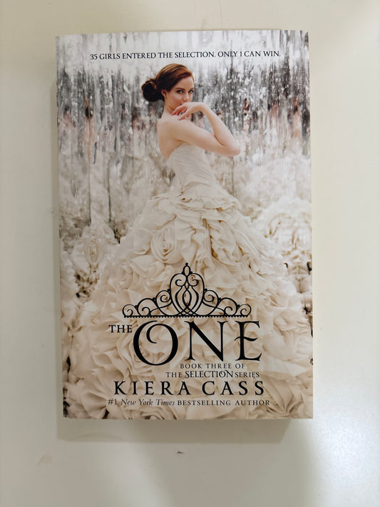 The one by Kiera Cass (Paperback)