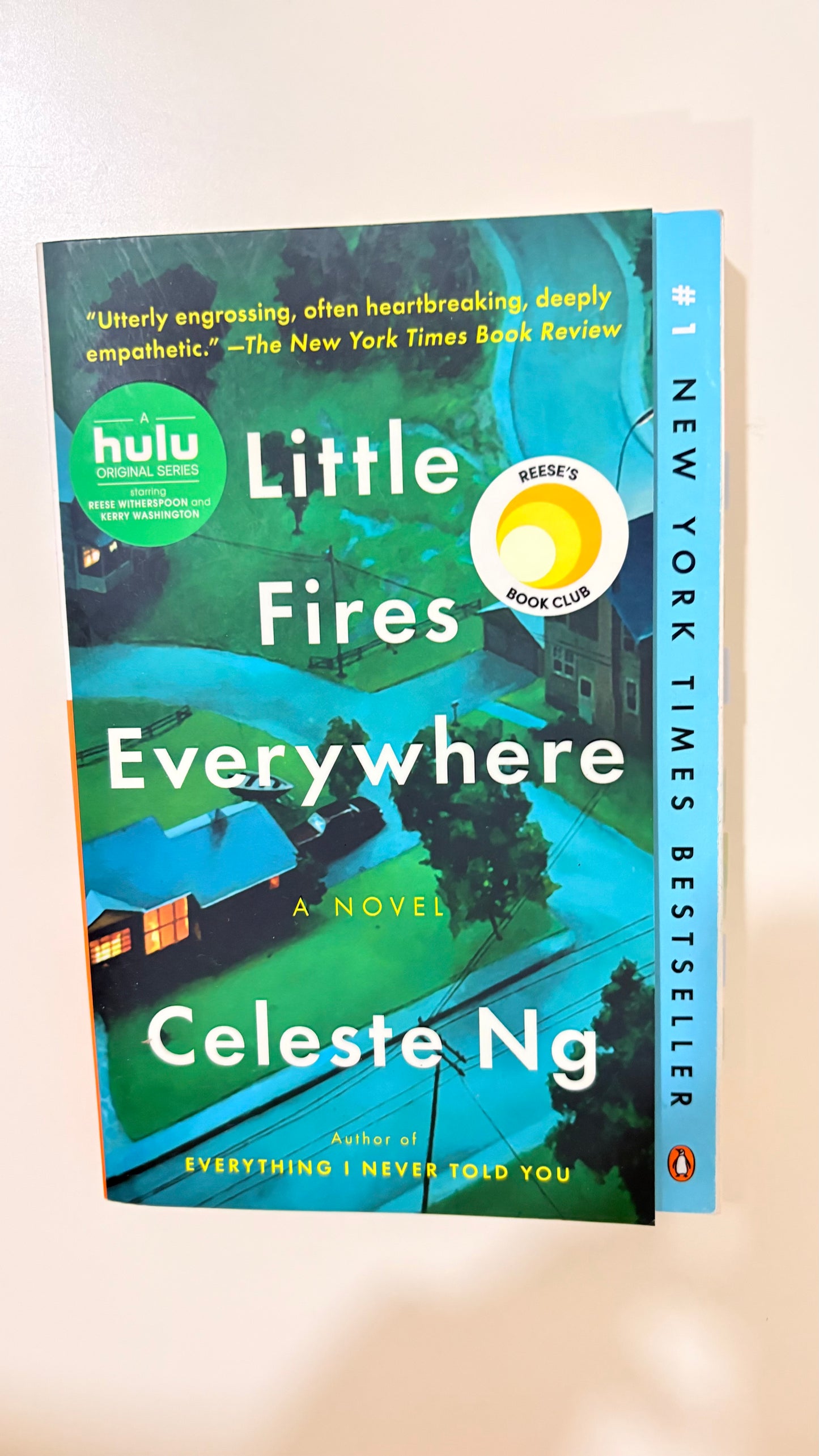 Little fires everywhere by Celeste Ng (Paperback)