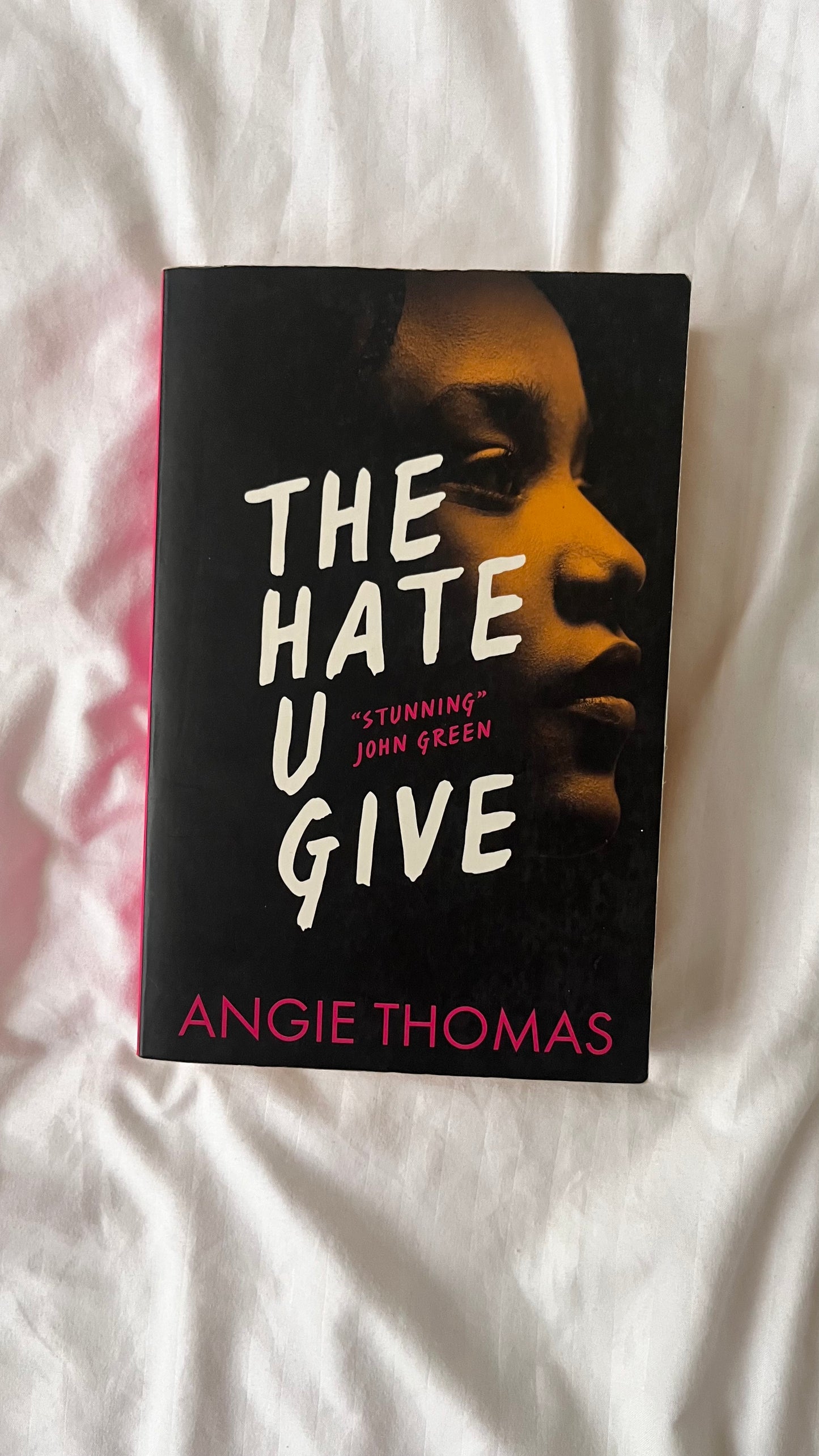 That Hate u Give by Angie Thomas (Paperback)