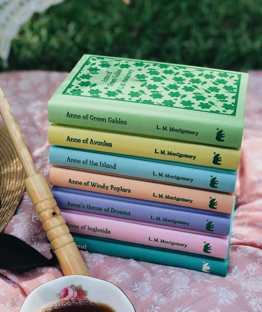 The complete Anne of green Gables collection by L.M. Montgomery (Paperback)