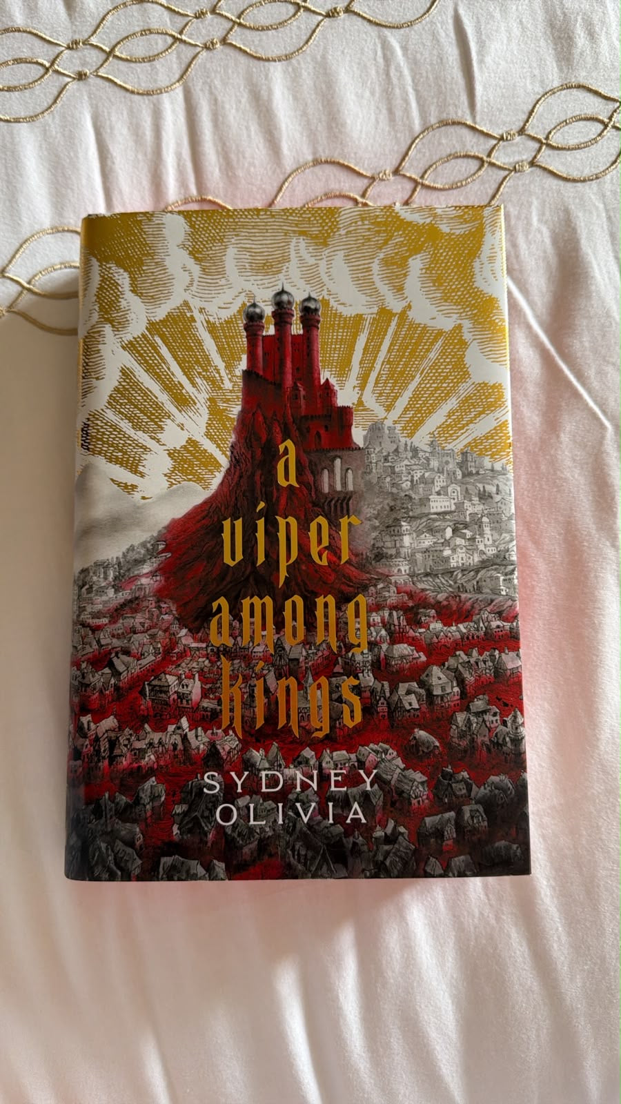Illumicrate: A viper among kings by Sydney Olivia (Hardcover)