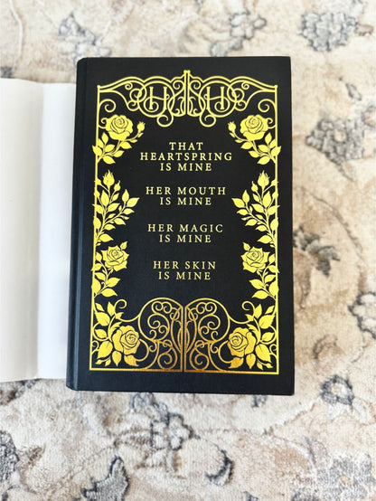 Rose in chains by Julie Soto (Hardcover)
