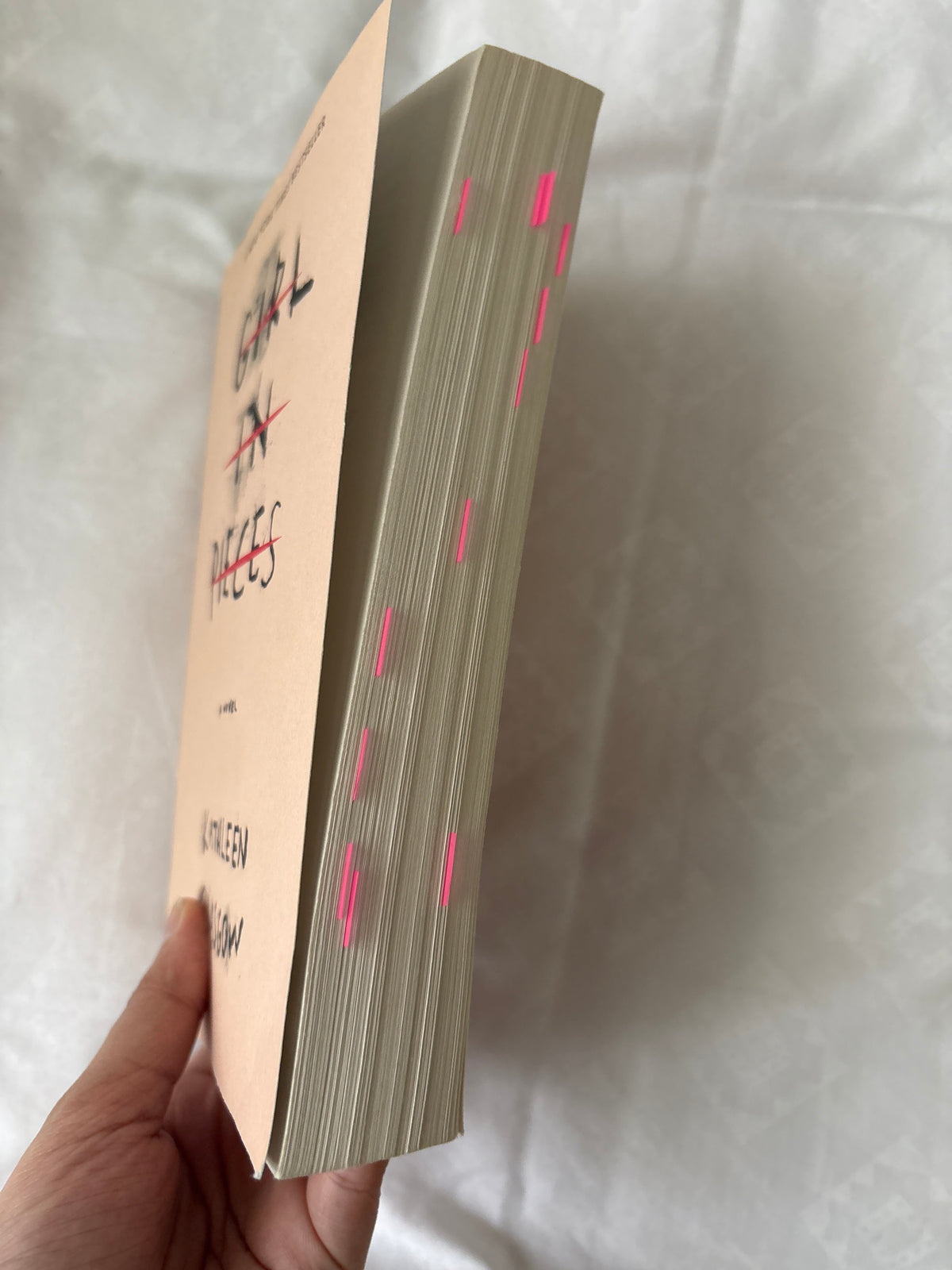 Girl in pieces by Kathleen Glasgow (Paperback)