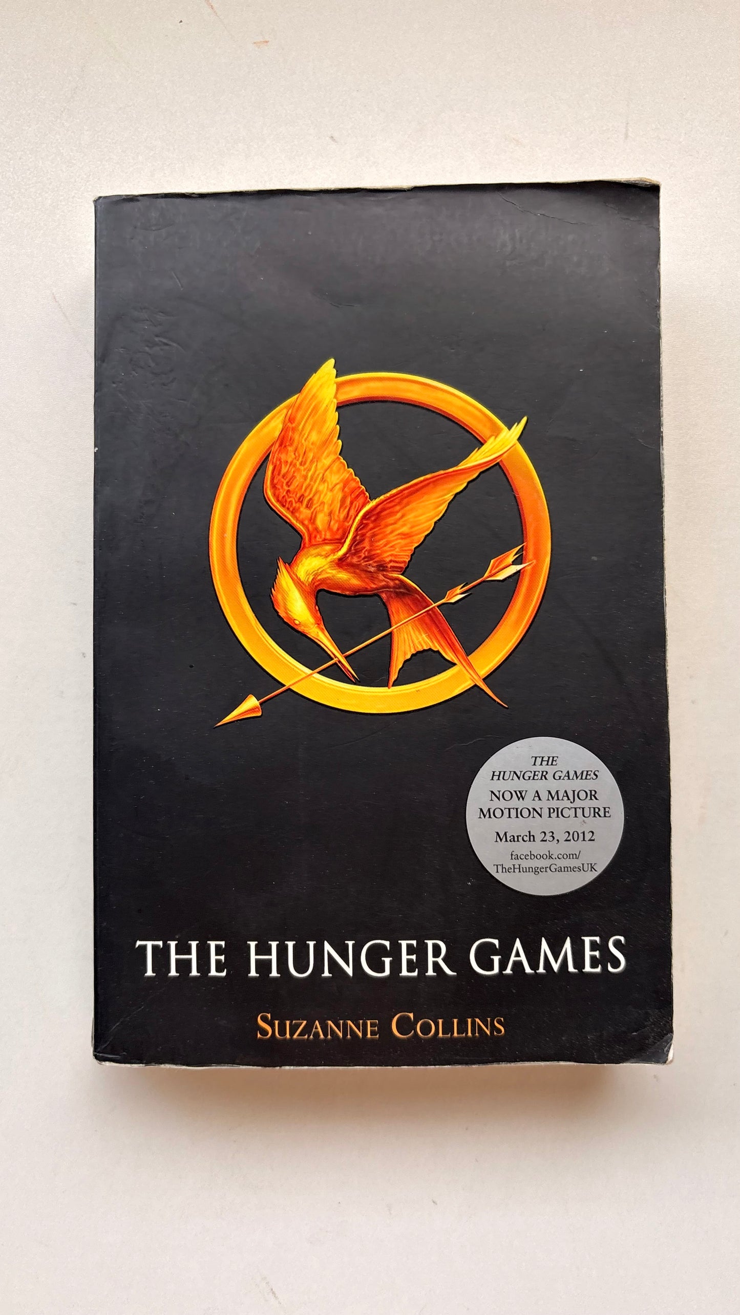 The hunger games by Suzanne Collins (Paperback)