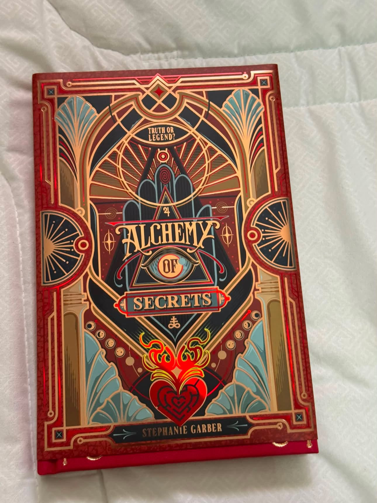 Bookishbox: Alchemy of secrets by Stephanie Garber (Hardcover)