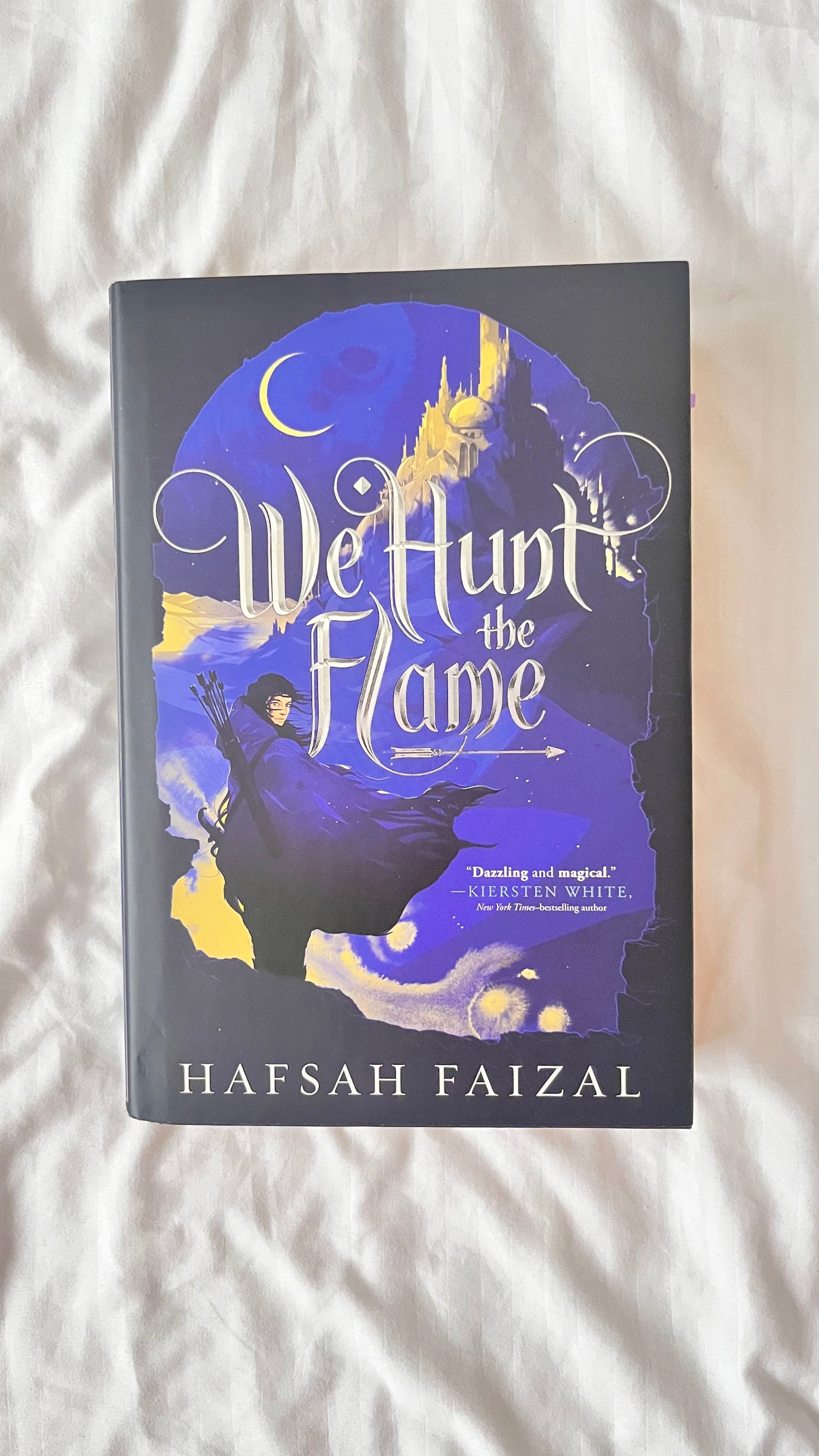 Owlcrate Exclusive - We Hunt The Flame by Hafzah Faizal (Hardcover) + Artwork