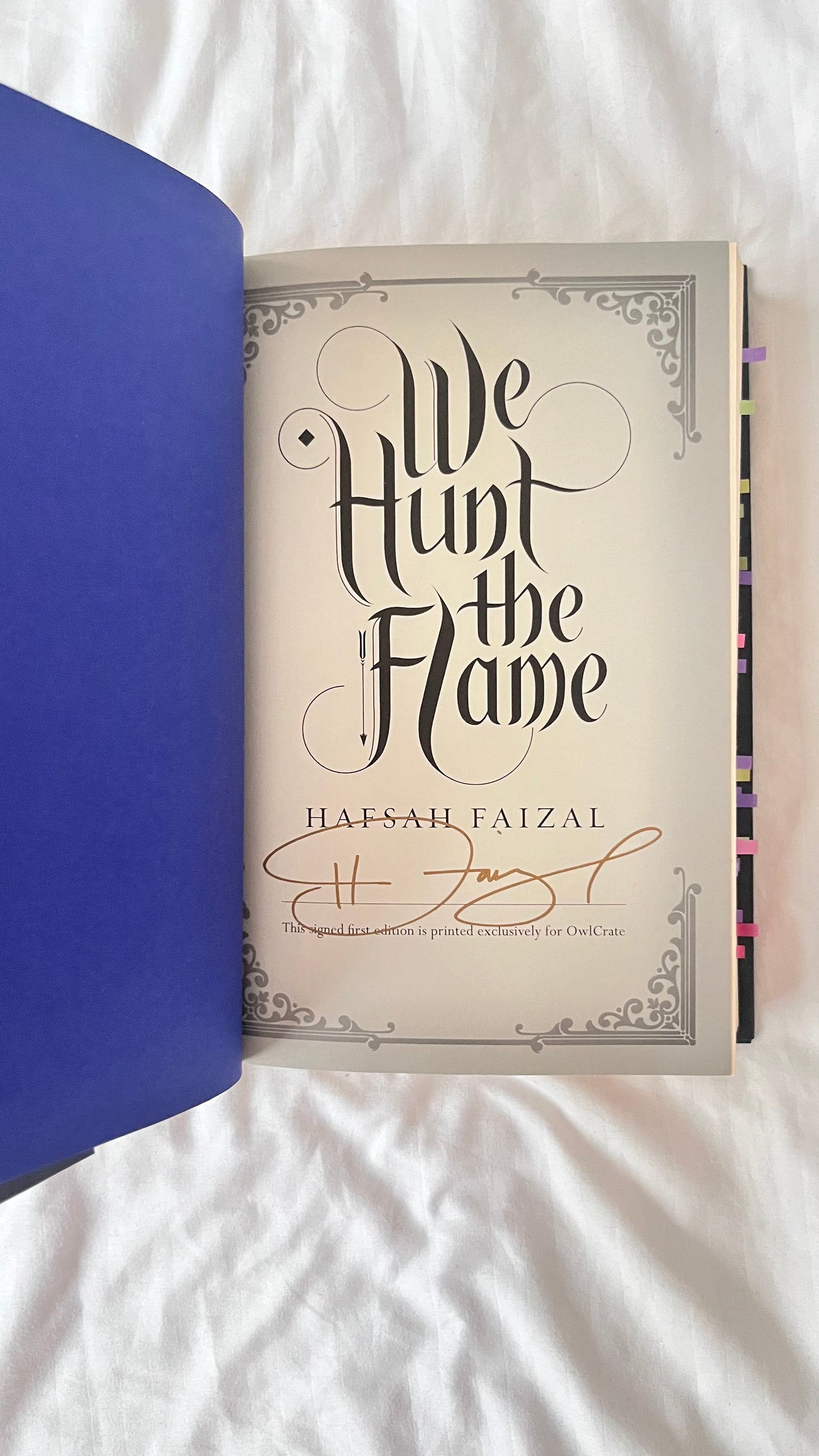 Owlcrate Exclusive - We Hunt The Flame by Hafzah Faizal (Hardcover) + Artwork