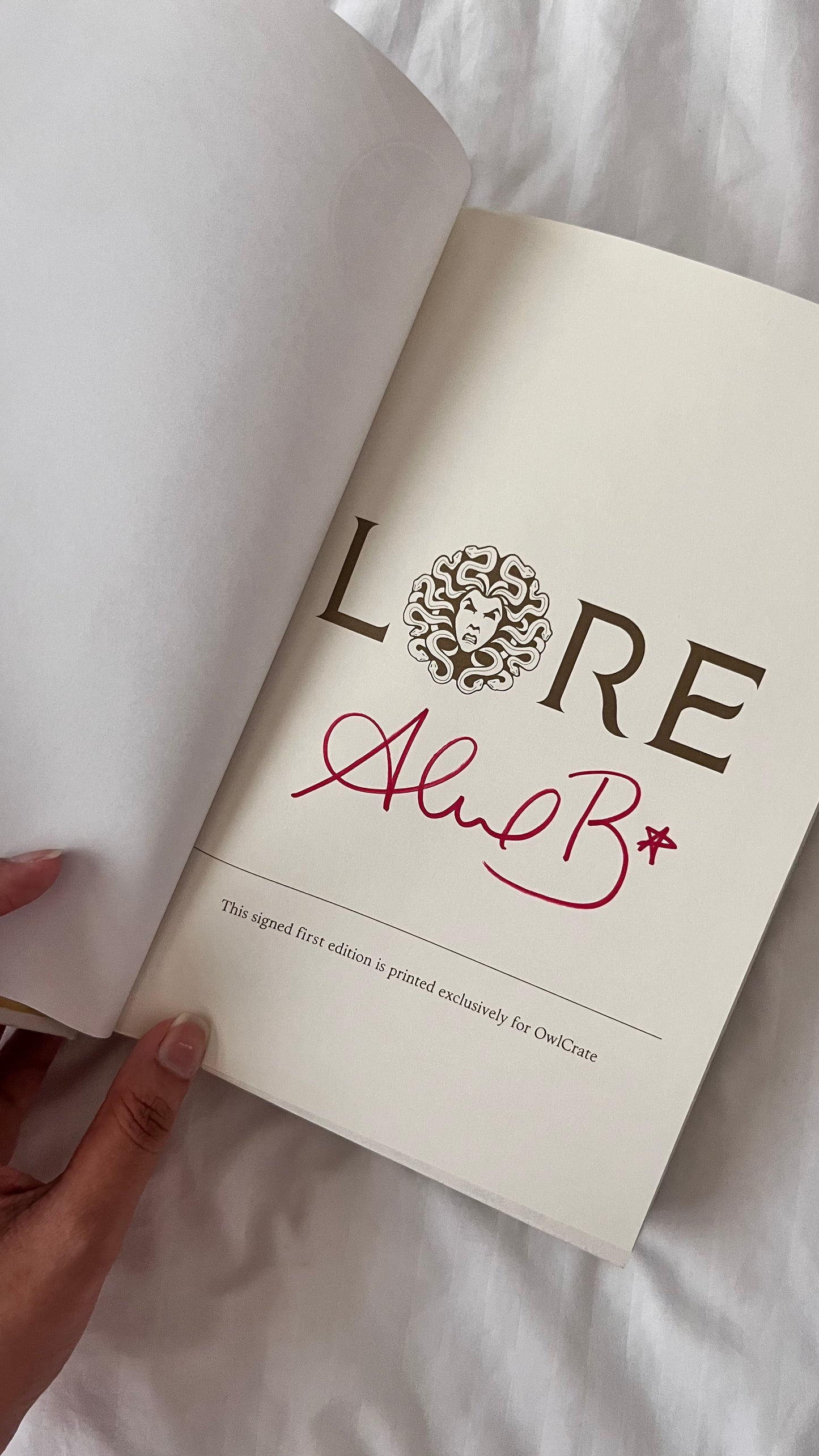 Owlcrate Exclusive - Lore by Alexandra Bracken (Hardcover)