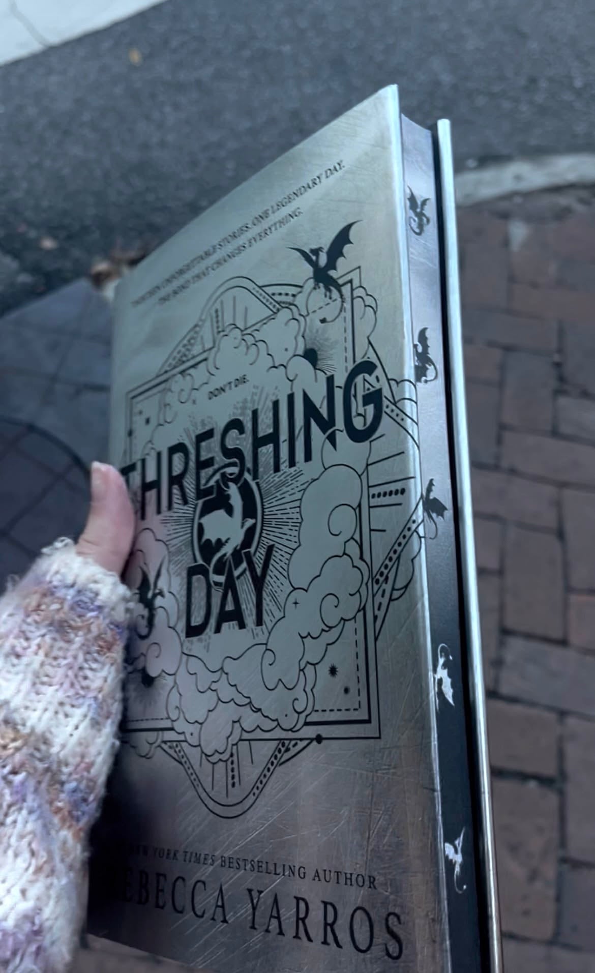 Sprayed edges: Threshing day by Rebecca Yarros (Hardcover)
