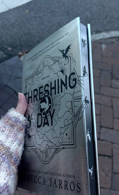 Sprayed edges: Threshing day by Rebecca Yarros (Hardcover)