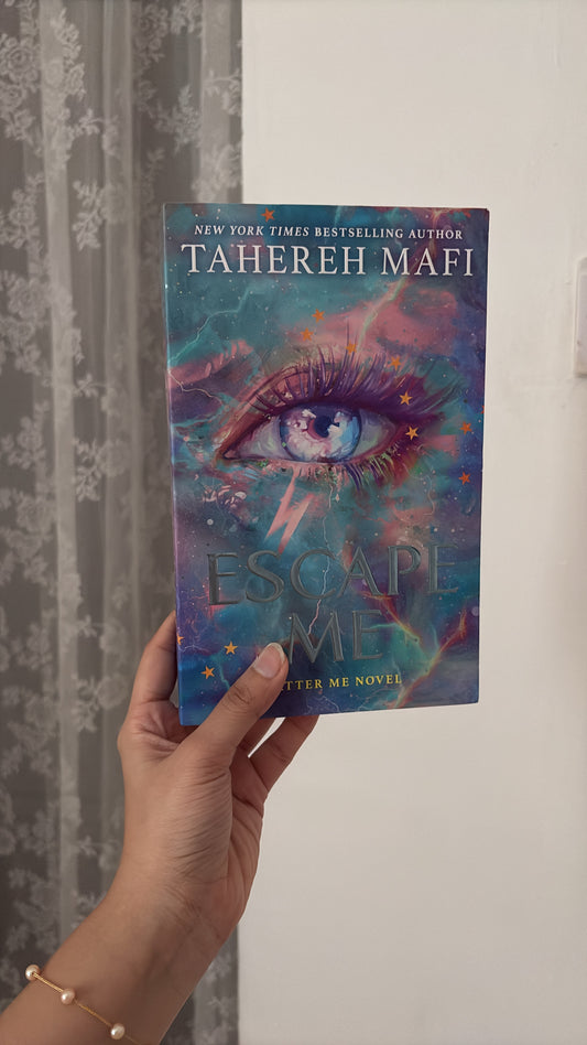 Escape me by Tahereh Mafi (Paperback)