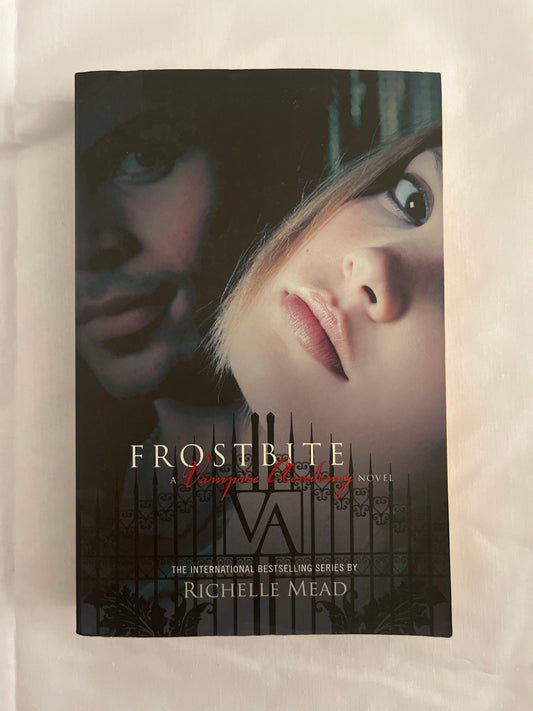 A Vampire Academy : Frostbite by Richelle Mead (Paperback)
