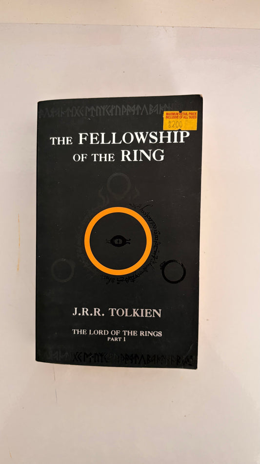 The fellowship of the ring by J.R.R. Tolkien (Paperback)