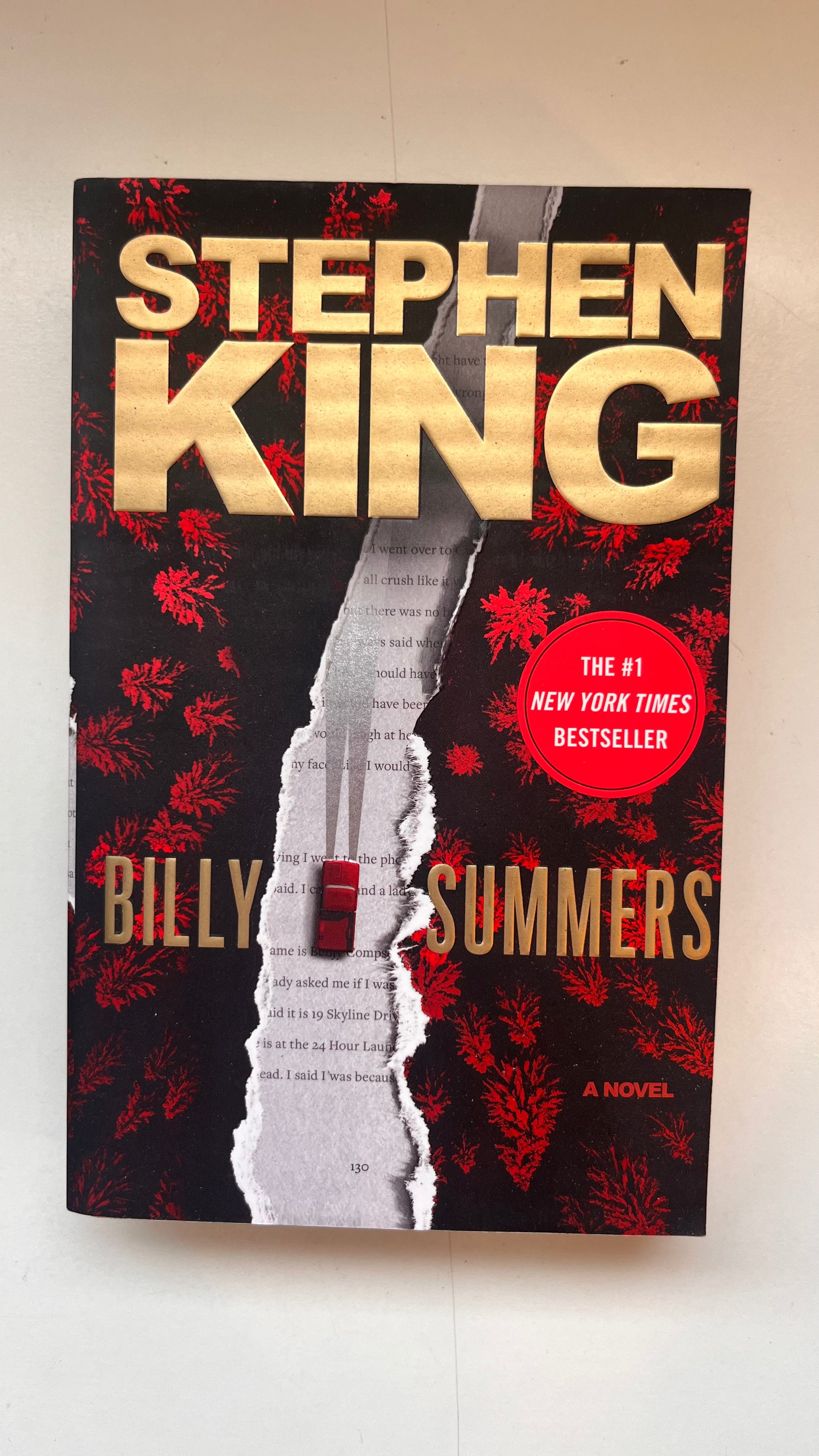 Billy Summers by Stephen King paperback – crime thriller novel available at Preloved Books UAE

