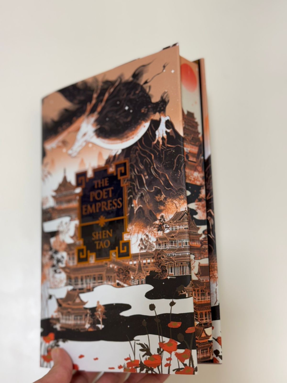 Owlcrate: The poet empress by Shen Tao (Hardcover)