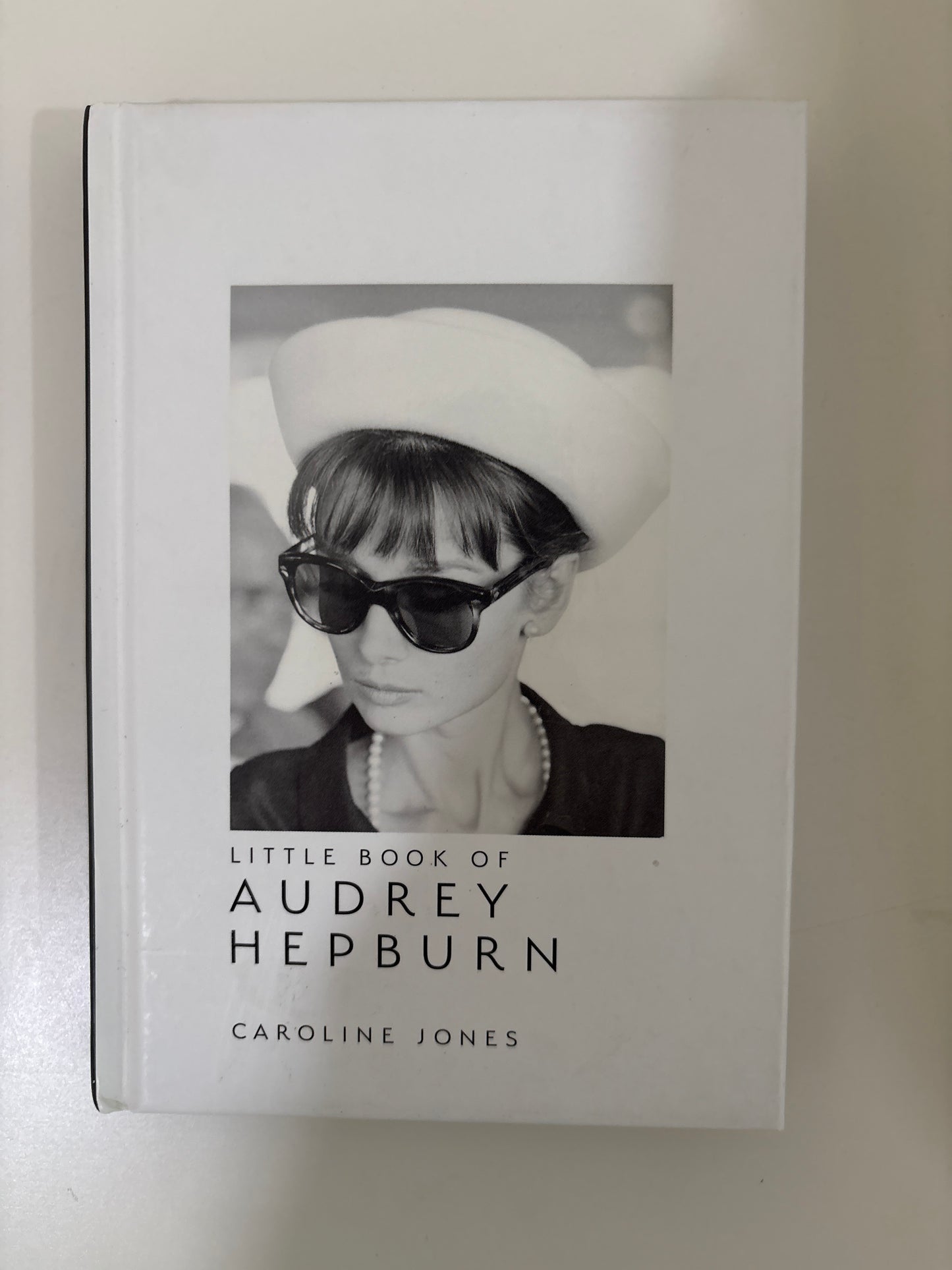 Little book of Audrey Hepburn by Caroline Jones (Hardback)