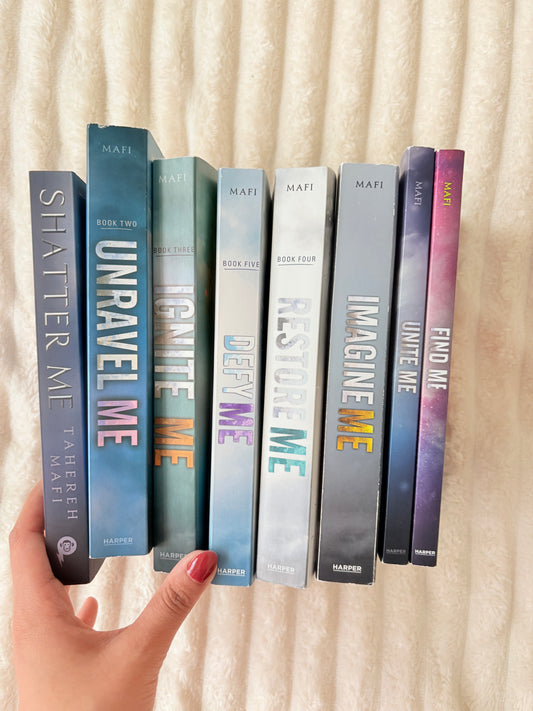 Shatter me series by Tahereh Mafi (Paperback)