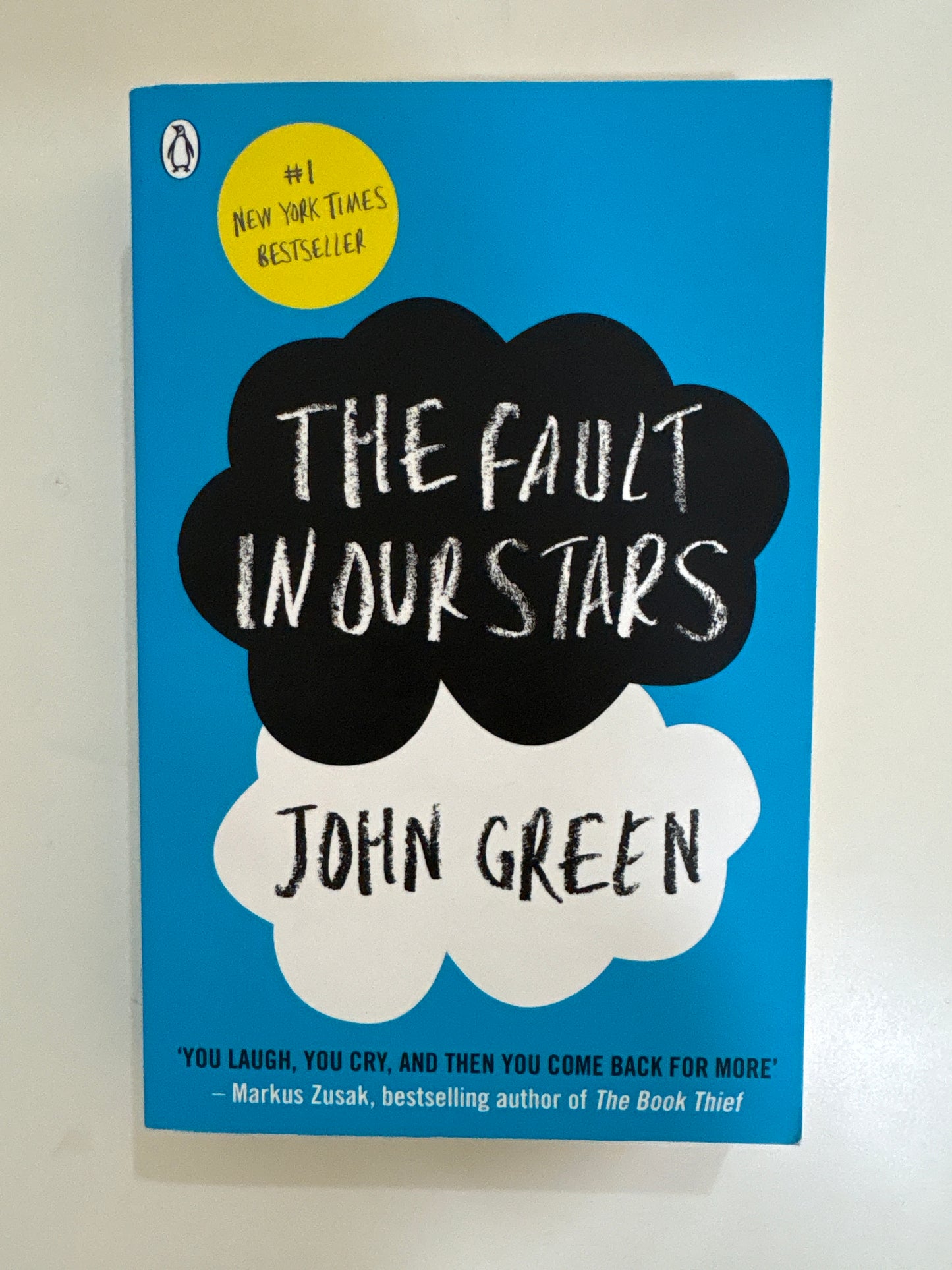 The fault in our stars by John green (Paperback)