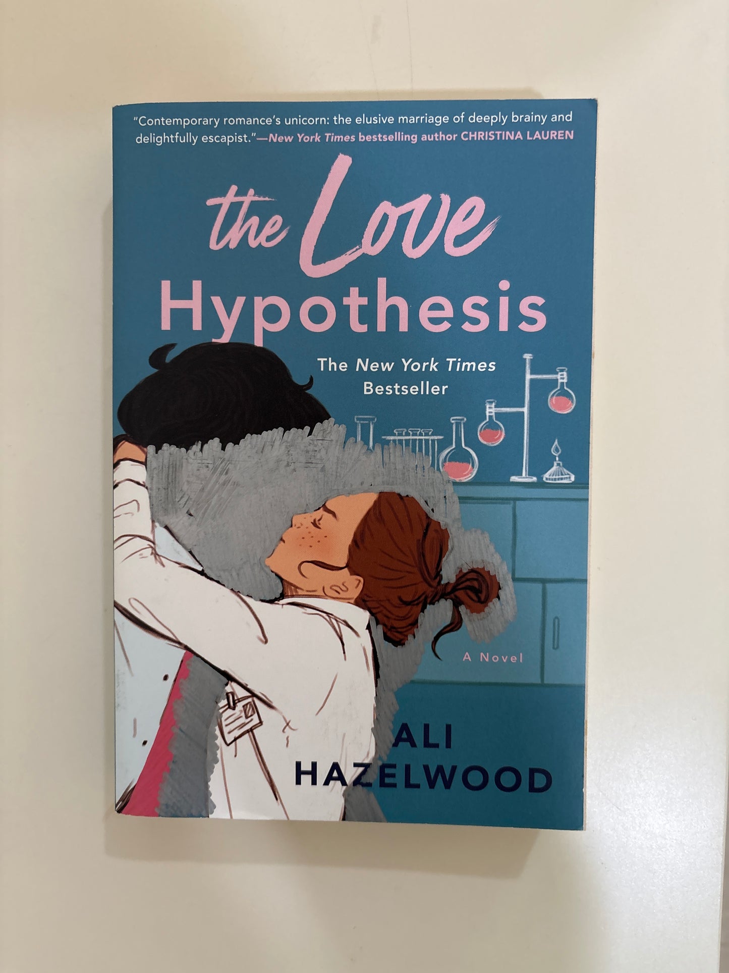 The love hypothesis by Ali Hazelwood (Paperback)