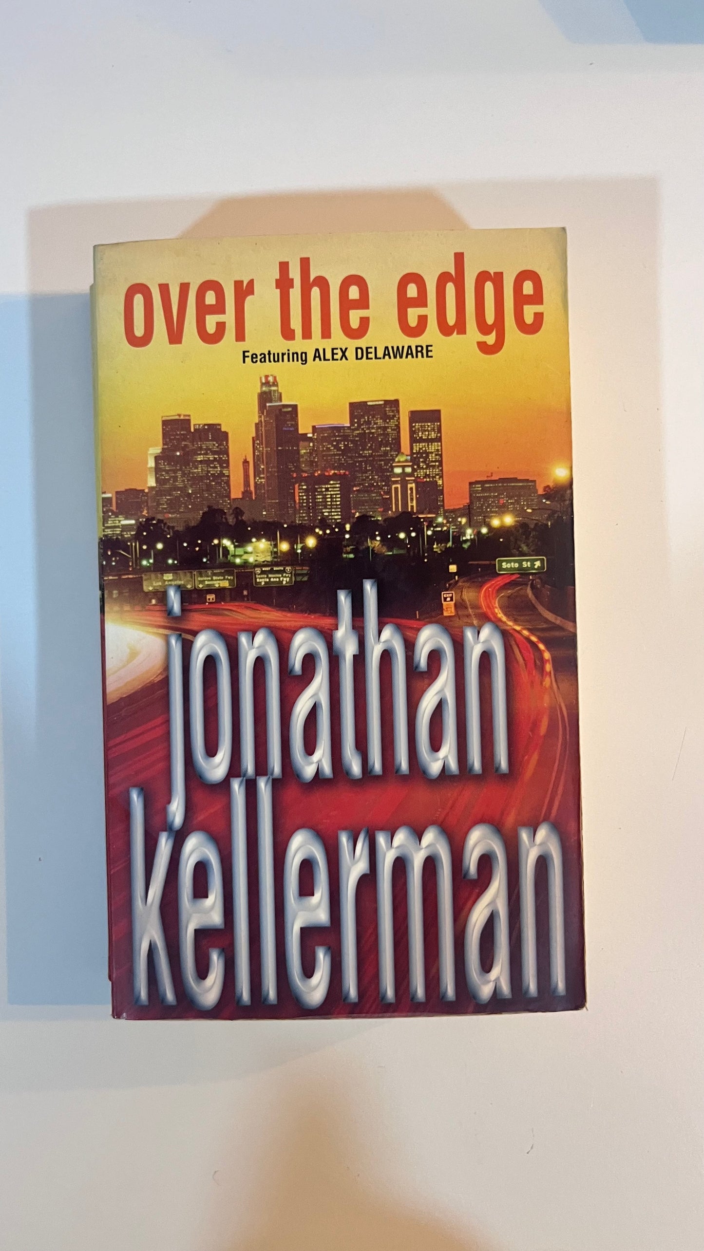 Over the edge by Jonathan Kellerman (Paperback)