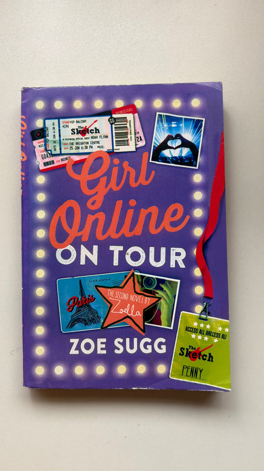 Girl online : on tour by Zoe sugg (Hardcover)