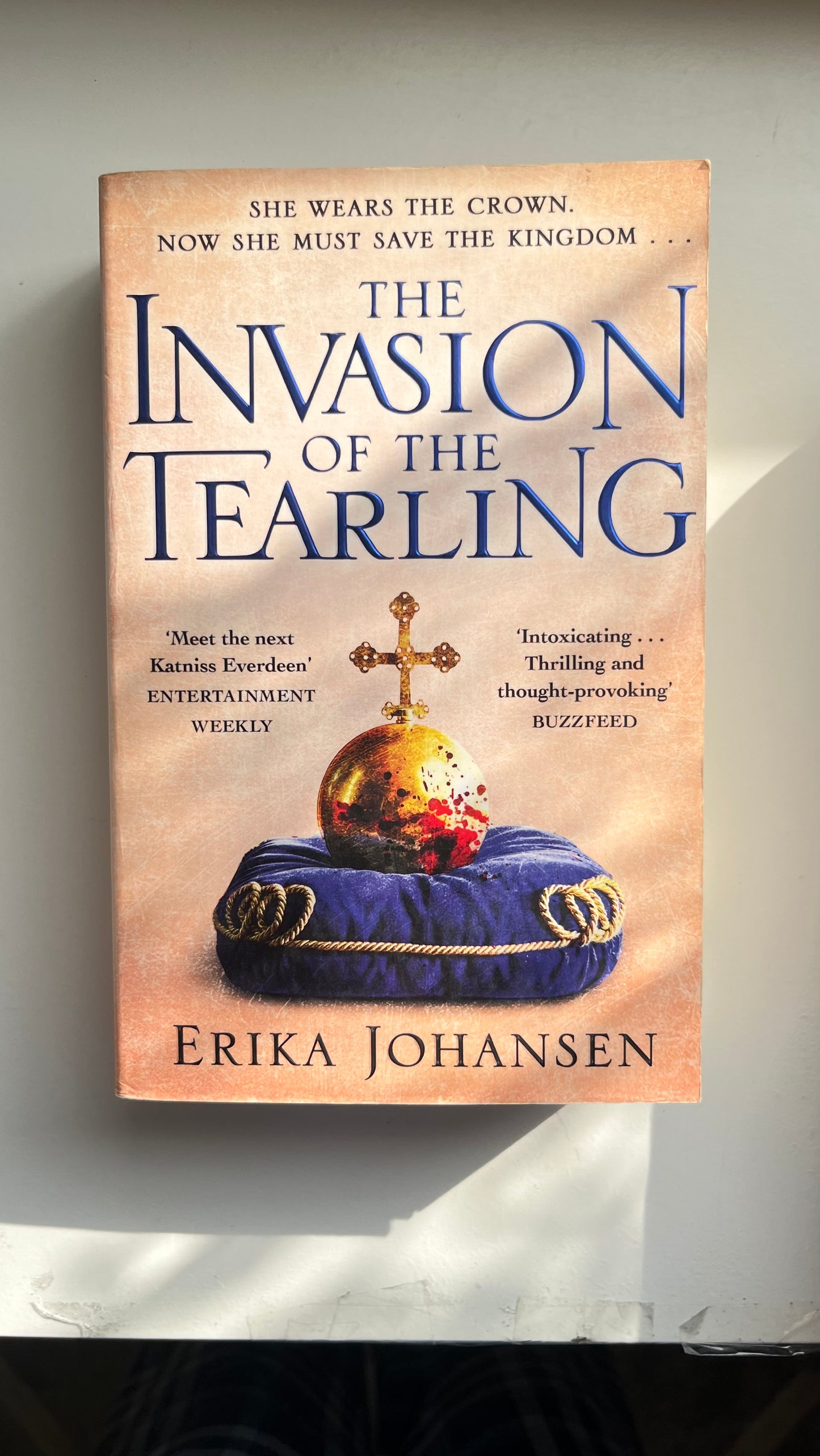 Invasion of The Tearling by Erika Johansen (Paperback)