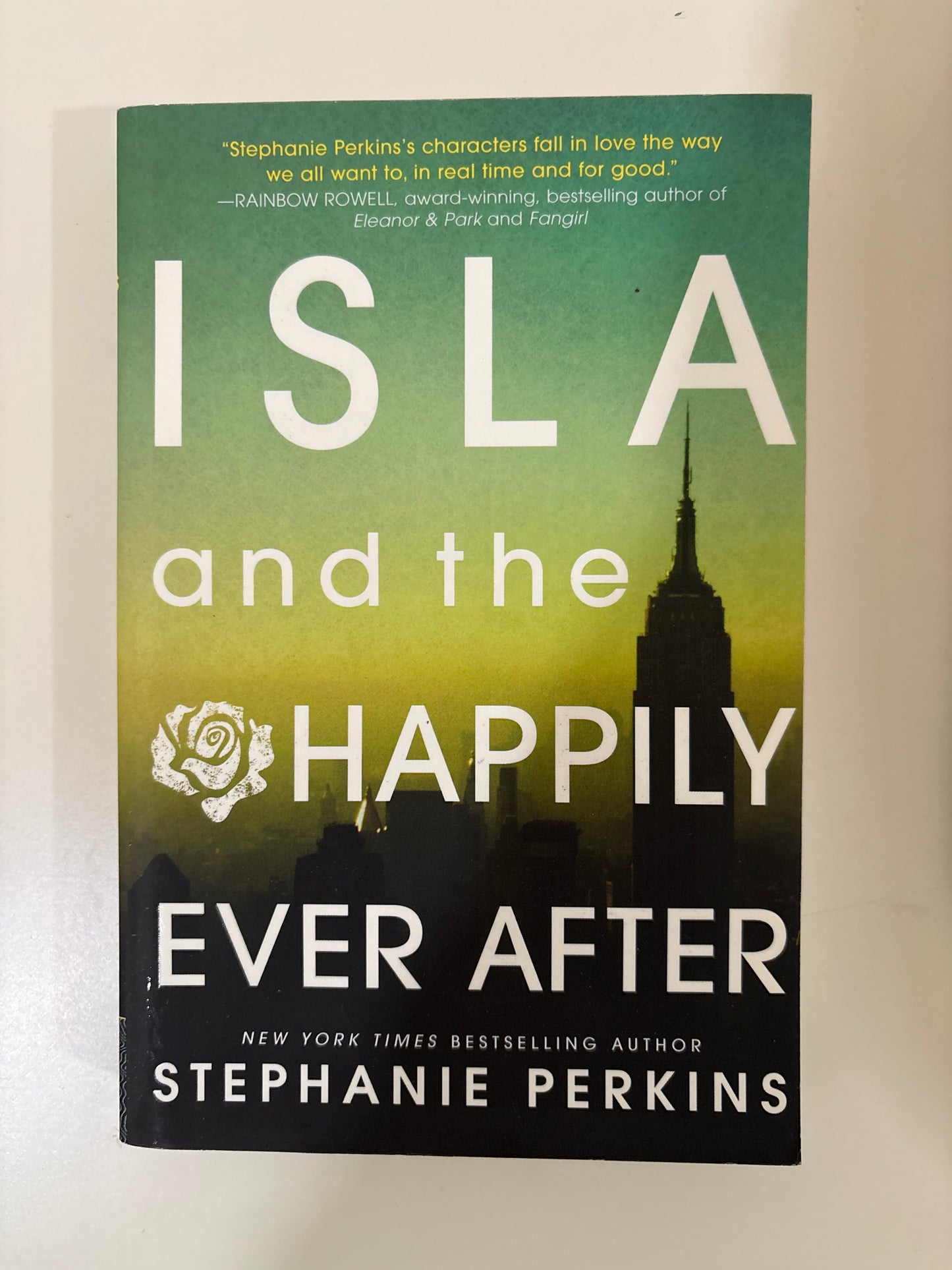 Isla and the happily ever after by Stephenie Perkins (Paperback)