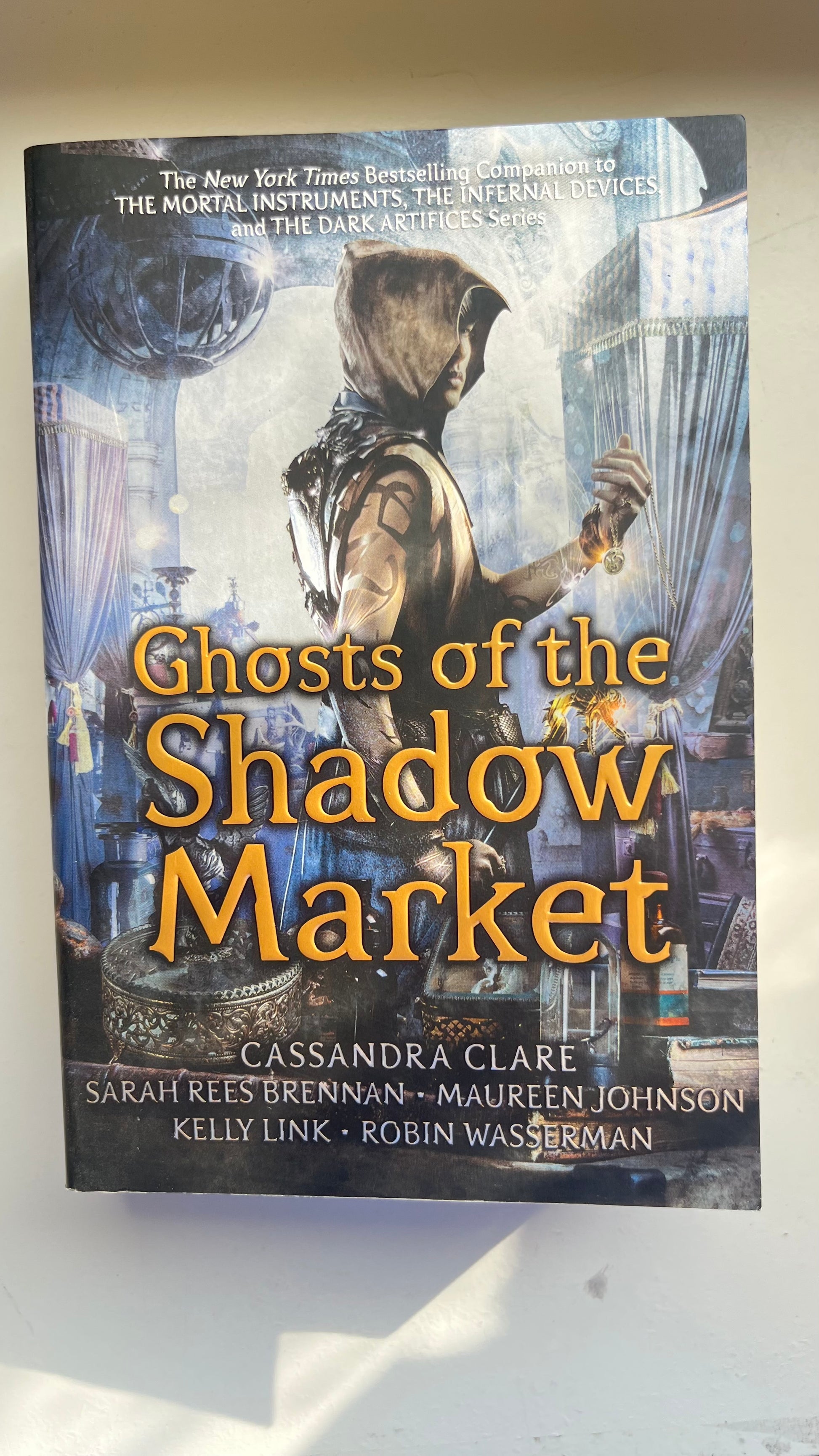 Cover of Ghosts of the Shadow Market by Cassandra Clare – A Shadowhunters short story collection