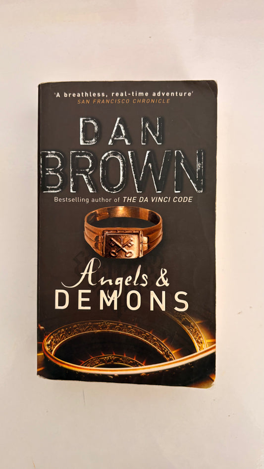 Angels and demons by Dan Brown (Paperback)