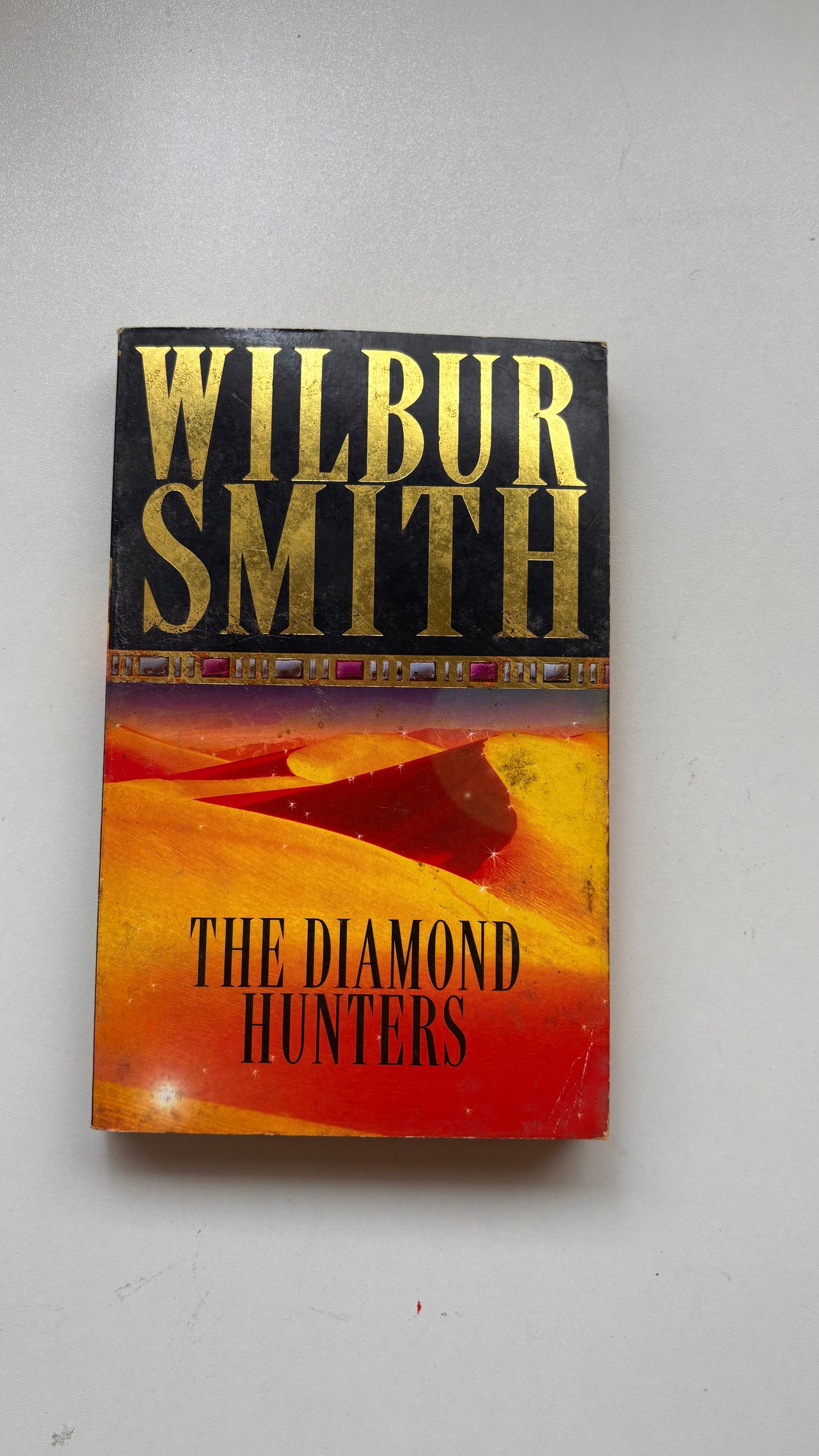 The diamond Hunters by Wilbur Smith (Paperback)