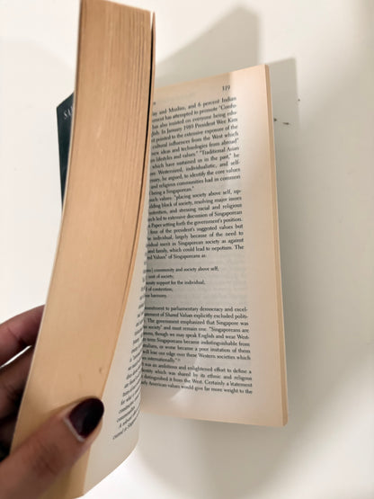 The Clash Of Civilizations And The Remaking of World Order By Henry Kissinger (Paperback)