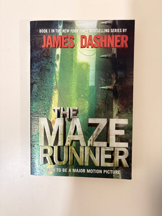 The Maze Runner By James Dashner (Paperback)